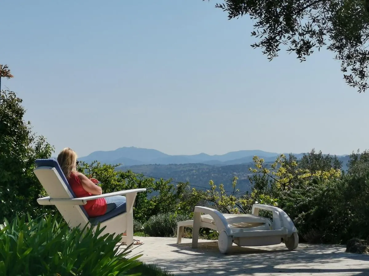 Bed and Breakfast Le nid des arts à Tourrettes France